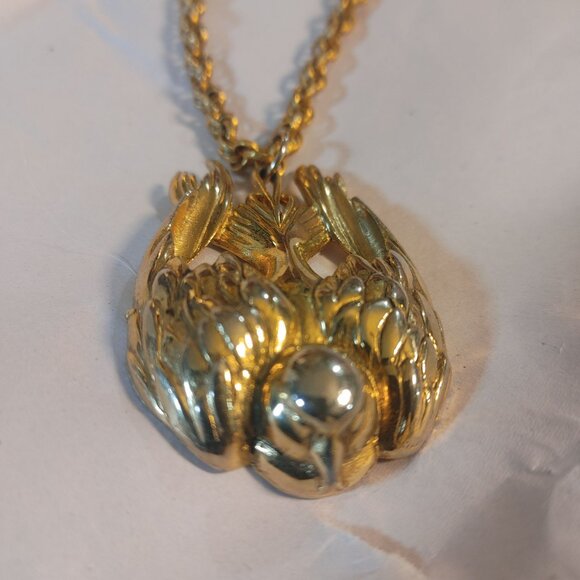 Lisner Peace Dove Pendant Vintage Gold Tone Phoenix Bird Textured Back Design - Picture 10 of 10